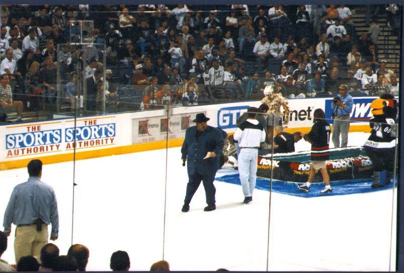 Bubba the love sponge at the flyers-lightning game